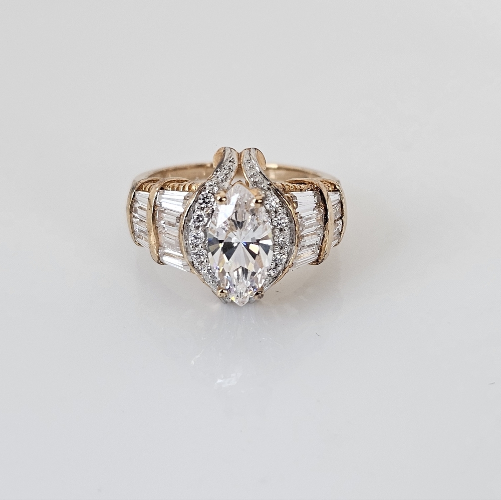 Authentic Victoria Wieck Diamond Simulant Ring 18K Vermeil! Size 8!